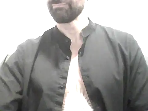 Snapshot of Alessandromagno8 chatting on 05-20-26, 06:25 Alessandromagno8 online show from 05-20-26, 06:25