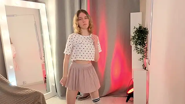 Snapshot of MilanaRayy chatting on 05-26-26, 05:14 MilanaRayy online show from 05-26-26, 05:14