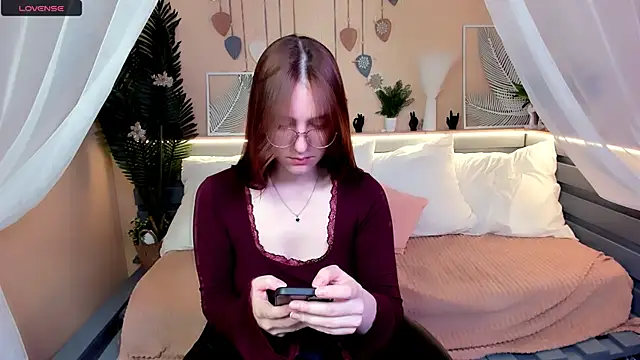 Maya Winters online show from 05-28-26, 10:34