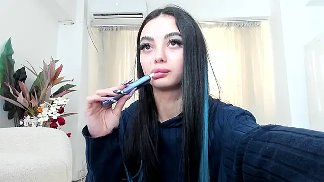 RachellRavee online show from 05-18-26, 05:35