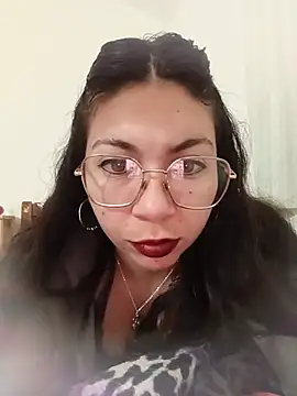 Mia essence online show from 07-28-26, 11:05