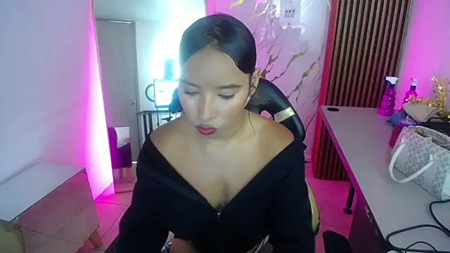SCARLET ROUSE M online show from 05-12-26, 07:44