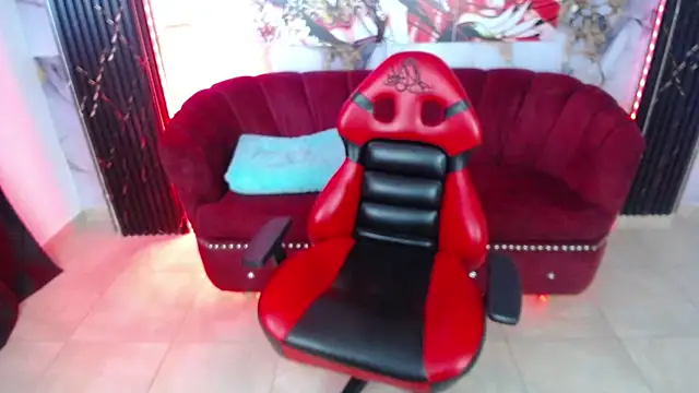 SCARLET ROUSE M online show from 05-25-26, 07:09