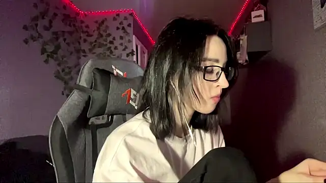 Snapshot of NightFoxxx chatting on 05-15-26, 02:02 NightFoxxx online show from 05-15-26, 02:02