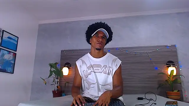 Dilan Hall online show from 05-28-26, 03:53