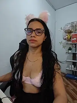 alanahot94 online show from 05-26-26, 01:01