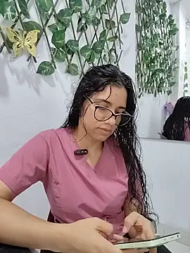 alanahot94 online show from 06-16-26, 03:47