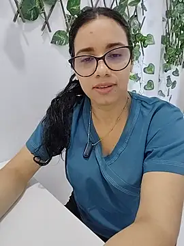 alanahot94 online show from 07-08-26, 03:49