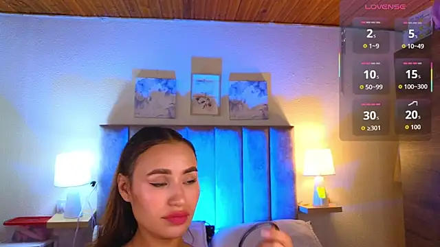 Victoria Hils online show from 05-28-26, 04:04