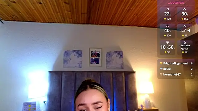 Victoria Hils online show from 07-14-26, 02:05
