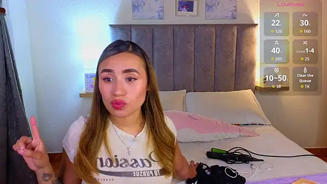 Victoria Hils online show from 07-19-26, 10:02
