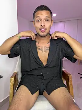 Snapshot of ElianVega chatting on 05-15-26, 04:19 ElianVega online show from 05-15-26, 04:19