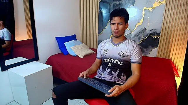 JacobWolf   online show from 05-31-26, 07:37