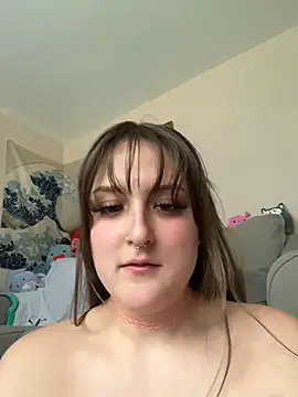 Snapshot of Hazel_Haze chatting on 05-19-26, 02:45 Hazel Haze online show from 05-19-26, 02:45