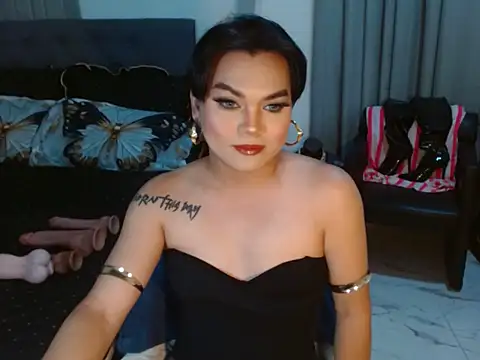 RoyalSeductress online show from 05-18-26, 07:14