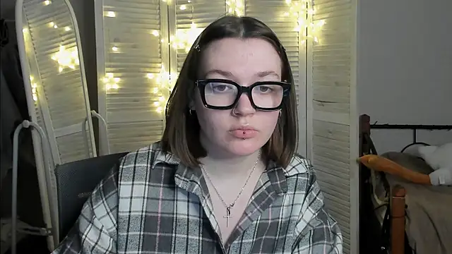Snapshot of RinaSXY chatting on 05-25-26, 04:57 RinaSXY online show from 05-25-26, 04:57