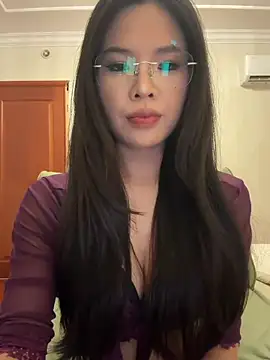 Snapshot of yy22111 chatting on 06-20-26, 03:37 yy22111 online show from 06-20-26, 03:37