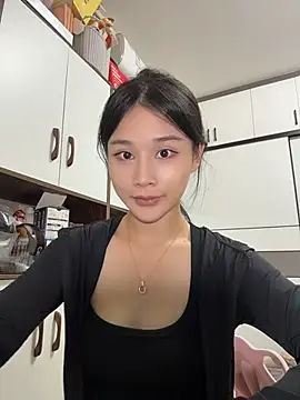 cuteluky18 online show from 05-23-26, 01:37