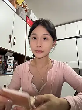 cuteluky18 online show from 05-24-26, 12:10
