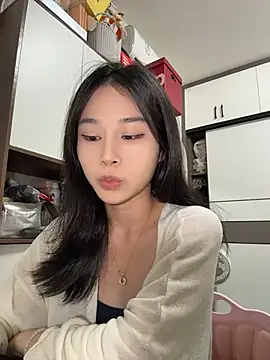 cuteluky18 online show from 05-25-26, 01:50