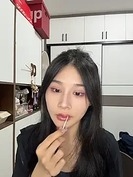 cuteluky18 online show from 05-28-26, 12:24