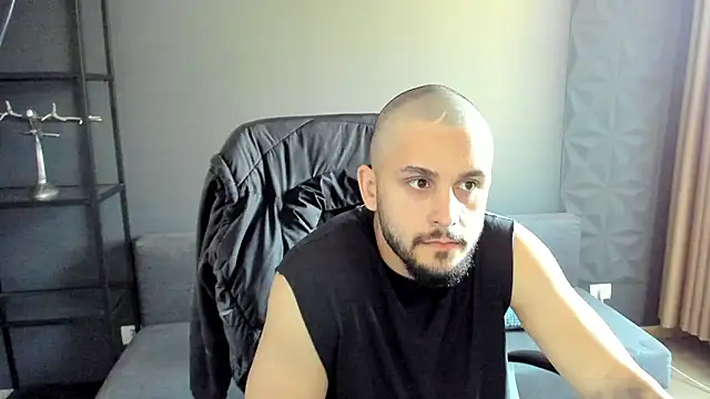 Snapshot of TroyWadee chatting on 06-08-26, 04:24 TroyWadee online show from 06-08-26, 04:24
