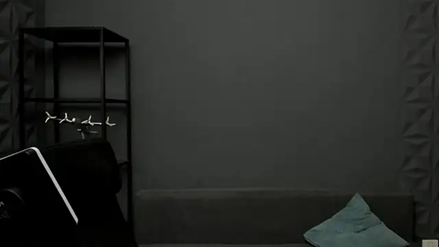 Snapshot of TroyWadee chatting on 06-18-26, 06:35 TroyWadee online show from 06-18-26, 06:35