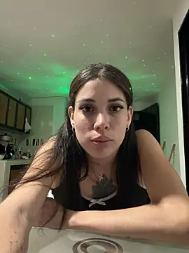 Charlotte Reed online show from 05-18-26, 02:51