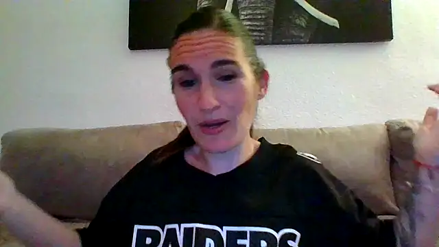 Snapshot of aurasensual69 chatting on 05-30-26, 02:08 aurasensual69 online show from 05-30-26, 02:08