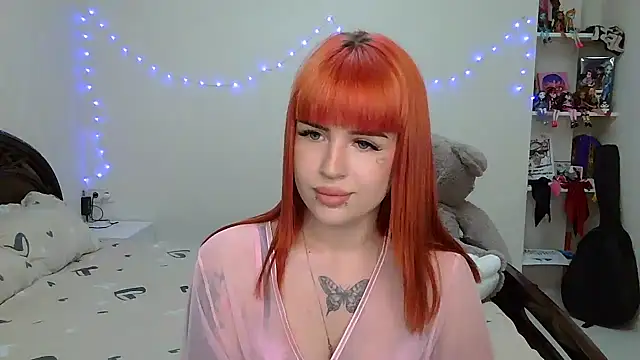 Snapshot of VelvetEmber chatting on 05-11-26, 02:45 VelvetEmber online show from 05-11-26, 02:45