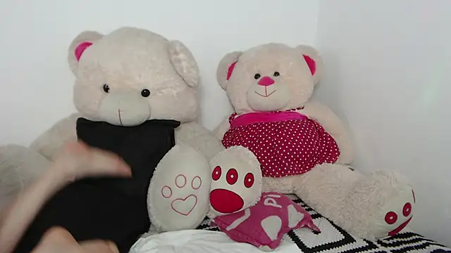 Natalia Dahlia online show from 05-17-26, 07:32
