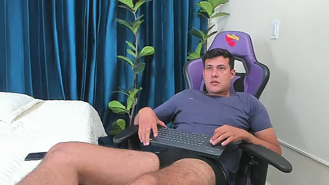 playboy Felipe online show from 05-19-26, 01:17