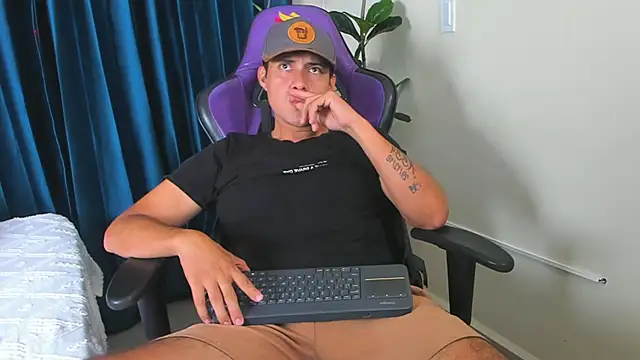 playboy Felipe online show from 05-26-26, 01:29