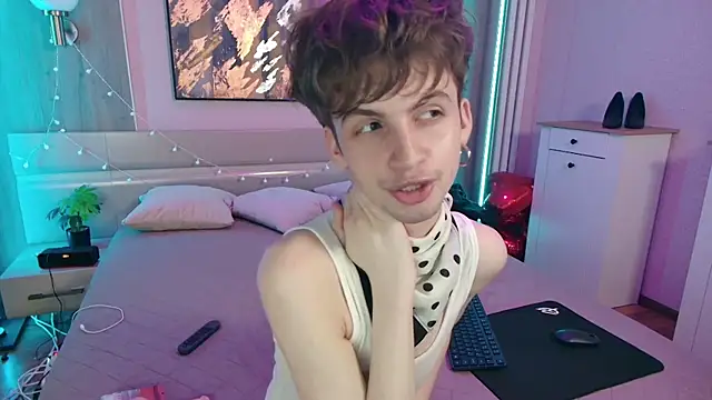 Snapshot of Bimbo_boy_ chatting on 05-20-26, 02:12 Bimbo boy online show from 05-20-26, 02:12
