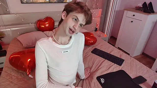 Bimbo boy  online show from 06-05-26, 04:56