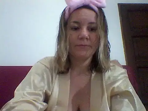 AllisonLove2 online show from 06-10-26, 02:45
