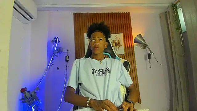 Afrowayuu online show from 05-19-26, 05:30