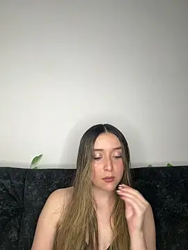Sarisloves online show from 07-31-26, 04:12