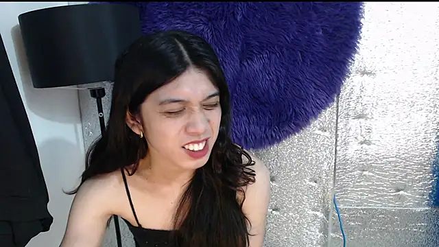 RoseAmarie online show from 05-18-26, 04:46