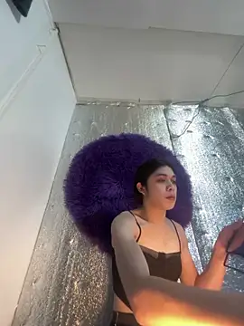 RoseAmarie online show from 05-20-26, 05:46