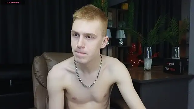 Tommy CrashXXX online show from 05-20-26, 03:40