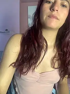Snapshot of EveRave_Pink chatting on 05-24-26, 01:27 EveRave Pink online show from 05-24-26, 01:27