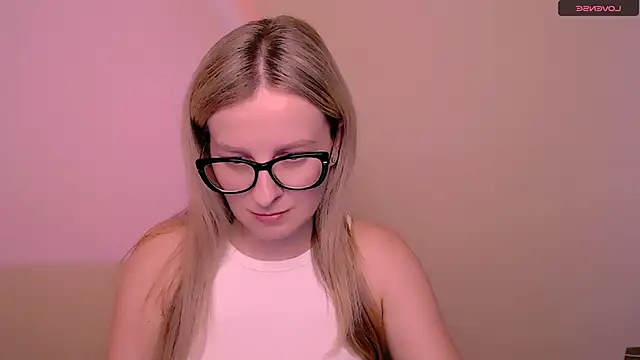 Snapshot of MariaTess_ chatting on 05-25-26, 12:22 MariaTess online show from 05-25-26, 12:22