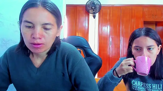 Soffy and Emily online show from 05-30-26, 01:08