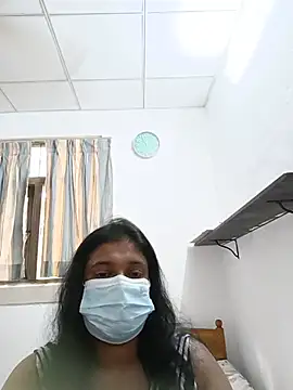 Xbees CT online show from 05-18-26, 04:29