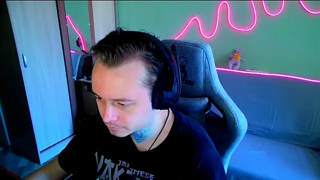 MeLanXolik online show from 05-19-26, 09:48