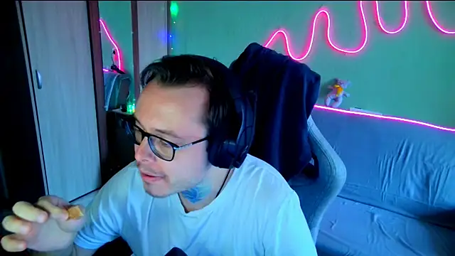 MeLanXolik online show from 05-22-26, 02:22