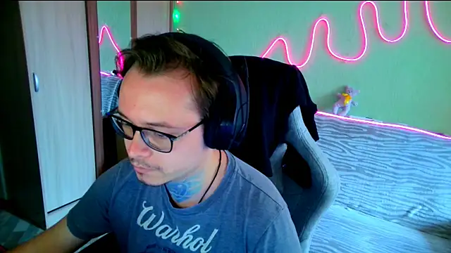 MeLanXolik online show from 05-24-26, 10:31