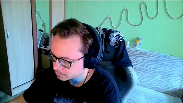 MeLanXolik online show from 05-28-26, 10:34