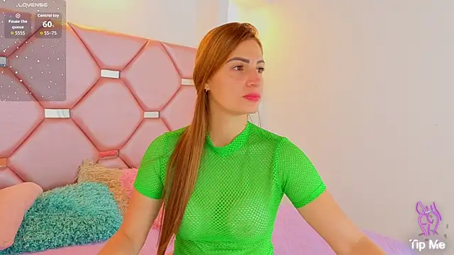 Juliia cruz  online show from 05-18-26, 11:38
